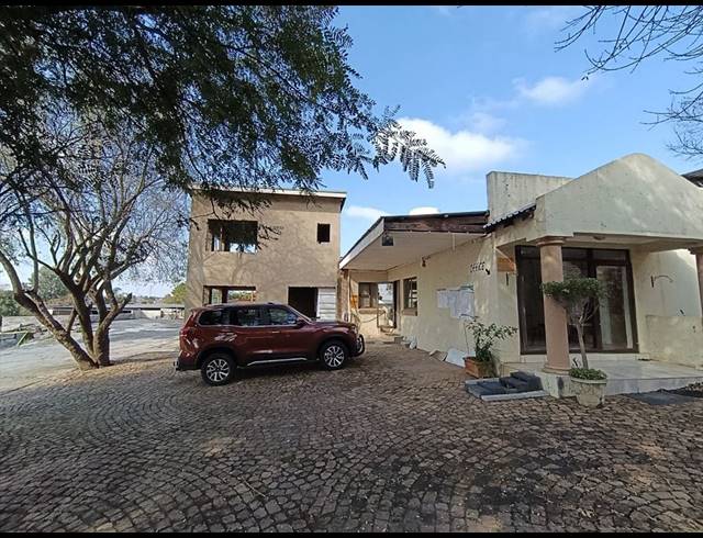 1,600M² INDUSTRIAL YARD FOR SALE IN BREDELL